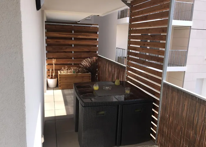 Le T2 Moderne Avec Terrasse Et Parking